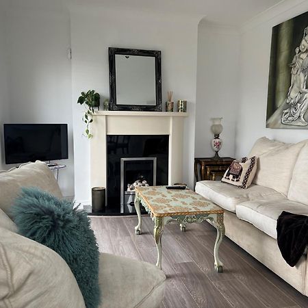 Cosy 2 Double Bed Apartment スウォーズ エクステリア 写真