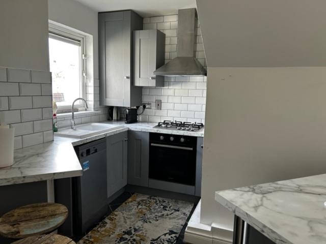 Cosy 2 Double Bed Apartment スウォーズ エクステリア 写真